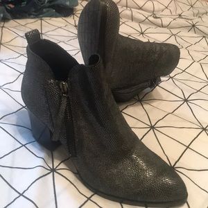 Donald j plainer boots